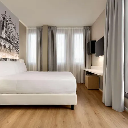 Hotel Wyndham Garden 4*